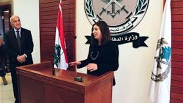 وزير الدفاع اللبناني يستقبل السفيرة القبرصية