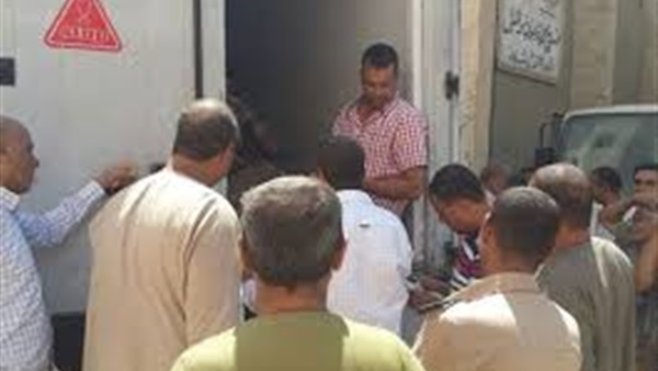 قافلة تموينية وطبية لقرية دير السنقورية بالمنيا
