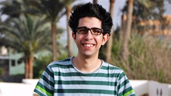أيمن منصور «دكتور أبحاث» فى مسرحية مغلق لدواعش أمنية