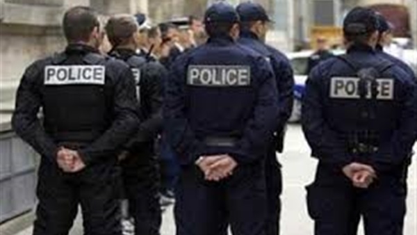 اعتقالات جديدة بباريس عقب العثور على قنابل غاز قرب كاتدرائية