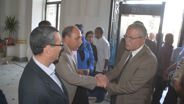 نائب المنيا يوجه رسالة خاصة للمحافظ الجديد