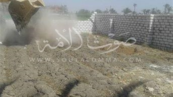 إزالة 3 حالات تعد على الأرض الزراعية بالمنيا