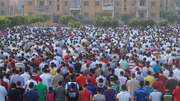 المحافظات تُعلن حالة الاستنفار لاستقبال العيد.. «الغربية» تعد 379 ساحة لأداء الصلاة.. أوقاف «الدقهلية» تحذر تعليق دعاية سياسية على المساجد.. وحملات تموينة على الأسواق فى «البحيرة» 