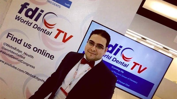 بالصور..طبيب مصرى يشارك فى المؤتمر العالمى لطب الاسنان ببولندا