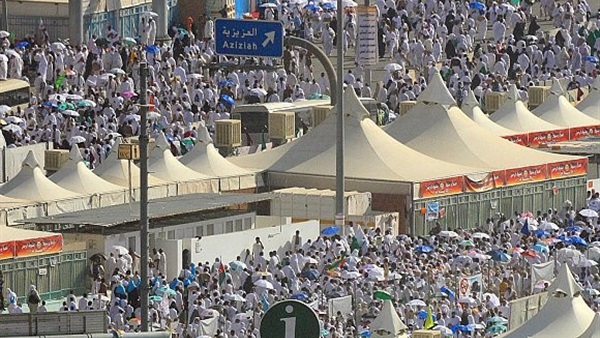 «يوم التروية».. سمي بهذا الاسم لارتواء الحجاج فيه الماء.. ويشهد صعودهم إلى مشعر منى.. المبيت فيه «ليلة عرفة» تأسيًا بالرسول.. ووجوب الصلاة قصرًا بدون جمع لـ4 فروض