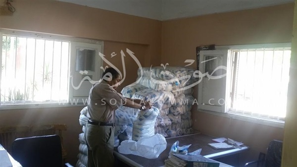 بالصور.. توافد أهالى كفر الشيخ علي منافذ بيع السكر المدعم 