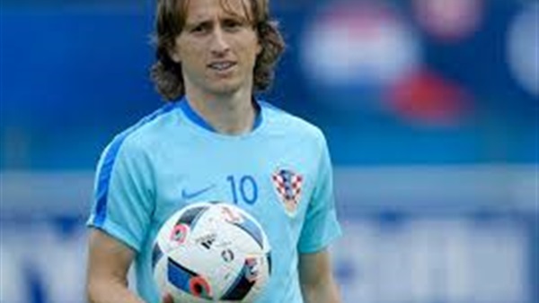 مودريتش: أحلم بإنهاء مسيرتي داخل ريال مدريد