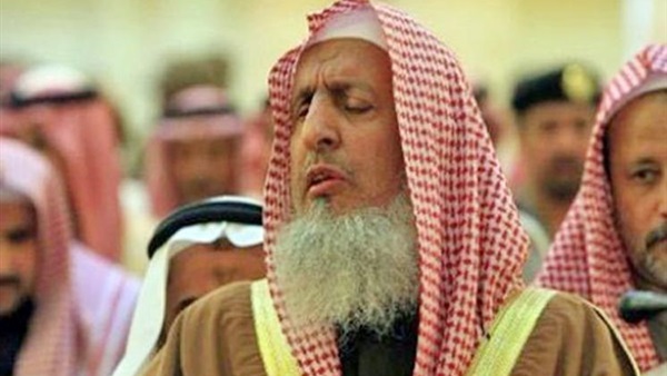 لأول مرة: مفتي السعودية يعتذر عن خطبة عرفة