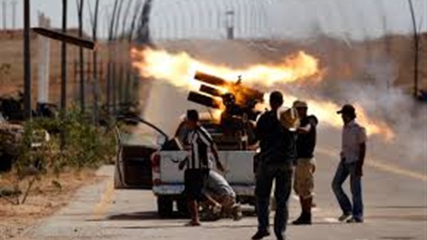 قوات الحكومة الموازية بقيادة حفتر تهاجم المنطقة النفطية في شرق ليبيا