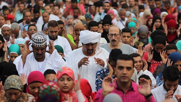 بالفيديو والصور.. المسلمون حول العالم يحتفلون بعيد الأضحى