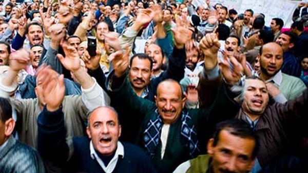 خريجو معاهد التمريض ينظمون وقفة إحتجاجية أمام «الوزراء»