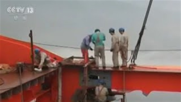بالفيديو.. مهندسون صينيون يبنون أعلى جسر في العالم