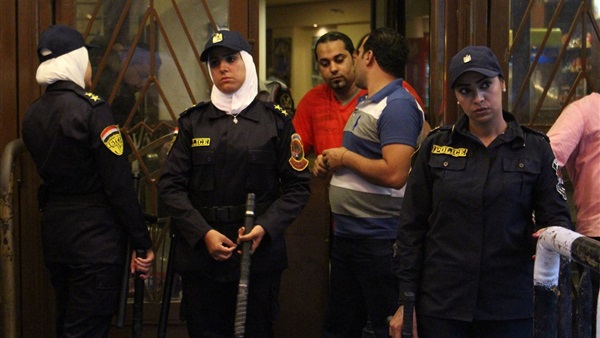 بالصور..أنتشار الشرطة النسائية لتأمين السينيمات من التحرش