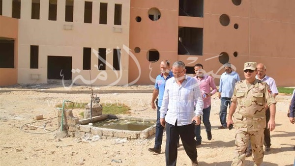 محافظ المنيا يتفقد عدد من منشات ومصانع المنطقة الصناعية