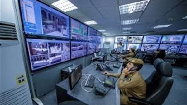 كاميرات الامن السعودي تتابع حركة الحجيج