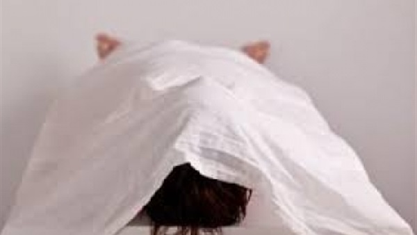 بعد قتلها والدها.. عاشرني لمدة عامين واستغل ضعفي