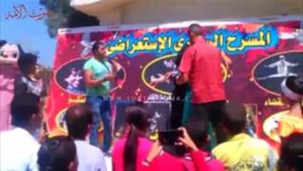 بالفيديو.. قطع يد فتاة داخل بالحديقة الدولية