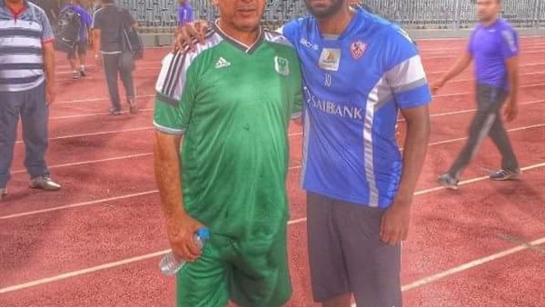 بالصورة.. العميد يجتمع بـ «شيكابالا» قبل مران الزمالك