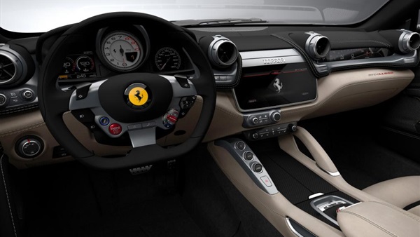 «فيراري» تطرح سياراتها الجديدة «Lusso GT 4» بـ 7 سرعات