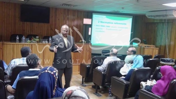 بالصور.. جامعة القناة تنظم دورة حول نظم سلامة الغذاء