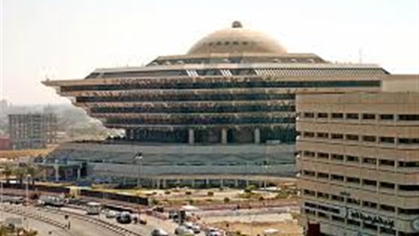 السعودية تدعو مواطنيها المسافرين لأمريكا التحقق من هواتفهم