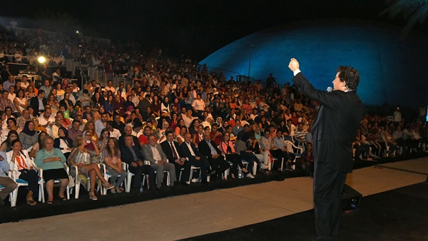 بالصور «وليد توفيق» يحيى أقوى حفلاته بشمال لبنان