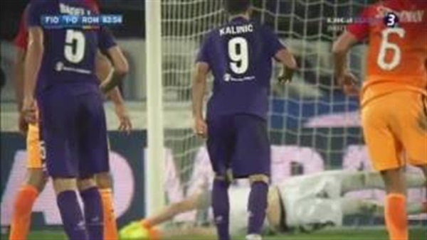 بالفيديو.. فيورنتينا تسجل هدف في شباك روما