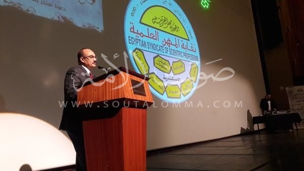 بالصور..«فرحات»: الإسكندرية مدينة ثقيلة وأنا لا أملك عصا سحرية