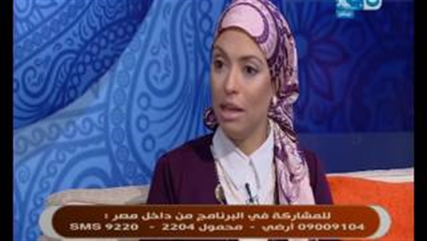 بالفيديو.. زوجة: «حمايا بيتحرش بيا من يوم خطوبتي»
