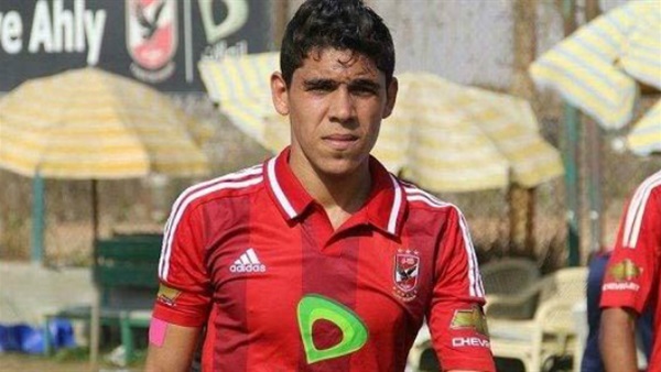 «الأهلي» يتمسك بالحصول على مبلغ 200 ألف دولار نظير إعارة أحمد حمدي