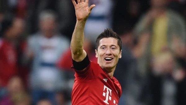 بايرن يقدم عرضا مغريا للاعبه ليفاندوفسكي للتمديد حتى عام 2021