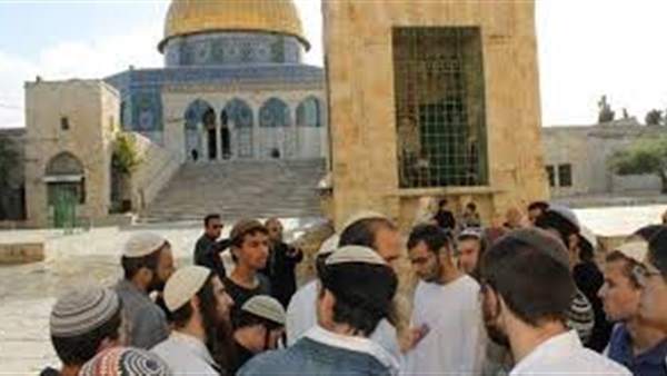 طرد مستوطن عقب محاولته أداء طقوس تلمودية في الأقصى