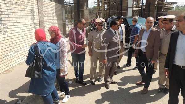 بالصور.. مدير أمن الدقهلية يتفقد عددا من المدارس والكليات 