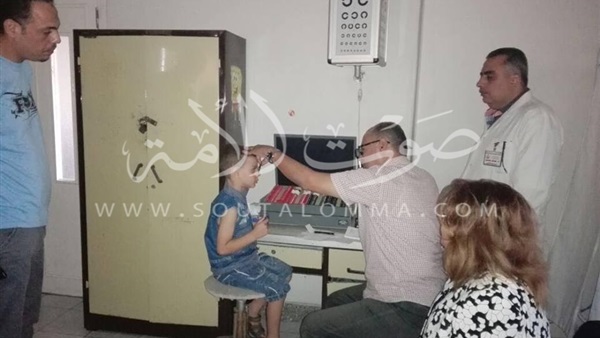 بالصور.. حملة الإكتشاف المبكر لعيوب الأبصار ببورسعيد تواصل فعالياتها