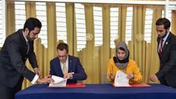 الإمارات والصليب الأحمر يوقعان اتفاقية لدعم الجهود الإنسانية في اليمن