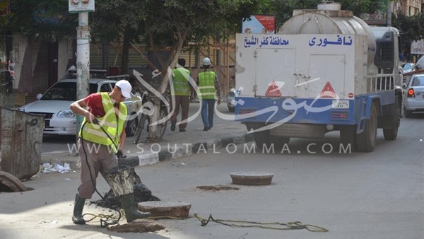 بالصور.. محافظ كفر الشخ يناشد المواطنين بالحفاظ في شبكات الصرف الصحي