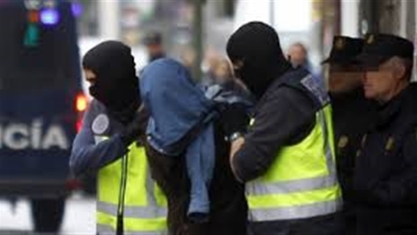 اسبانيا تعتقل مغربيين مواليين لـ"داعش"