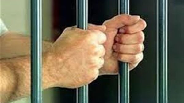 حبس ضابط شرطة وخفيرين فى واقعة مقتل شاب بالشرقية