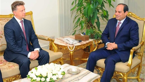 وزير النقل الروسي يغادر القاهرة بعد زيارة استغرقت يومين