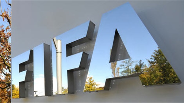 «فيفا»  يحل فرقة العمل المكلفة بمكافحة العنصرية