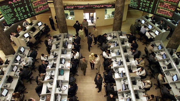 تباين مؤشرات البورصة فى مستهل تعاملات اليوم