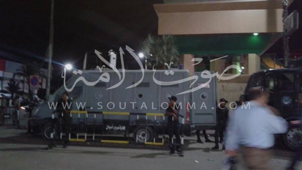 بالصور.. استعدادات أمنية مشددة لتأمين مباراة الزمالك والتعدين باستاد أسوان