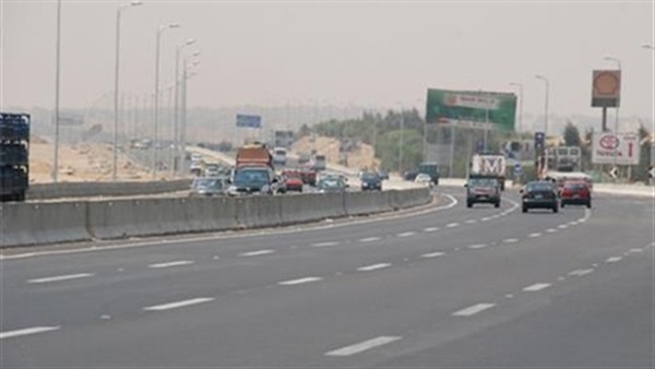 إعادة فتح الطريق الدائري بالتجمع الأول عقب إنشاء كوبري مشاة
