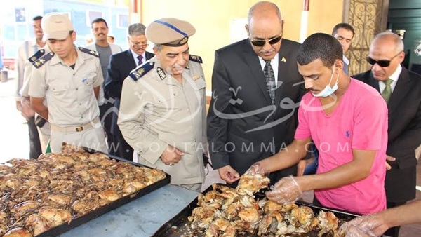 بالصور.. مساعد الوزير لمنطقة جنوب الصعيد يستمع لإشكاليات المسجونين 