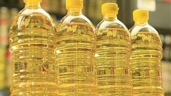 ضبط مصنع بحوزته 10 آلاف لتر زيت طعام مجهولة المصدر بالخانكة