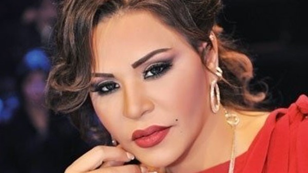 «أحلام» توعد جمهورها بايفون7 لمن يشارك بأغنيات ألبومها على «تويتر»