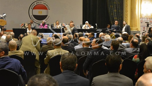 بالصور.. نجمات تاجرن بالحجاب من أجل الشو الإعلامي