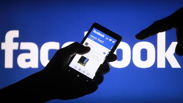 «فيس بوك» تقوم بتشفير رسائل 900 مليون مستخدم