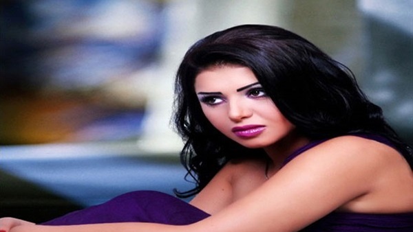 «غادة شريف» توشك على الإنتهاء من "ستات قادرة"