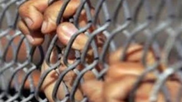 ضبط إخواني بأسوان وبحوزته كارت دعاية انتخابية للمعزول